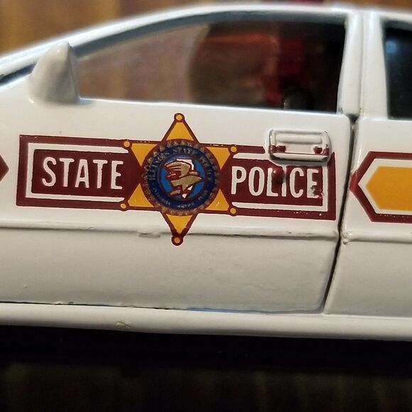 Illinois State Police Road Champs die cast police car 1:43 scale - Picture 3 of 12